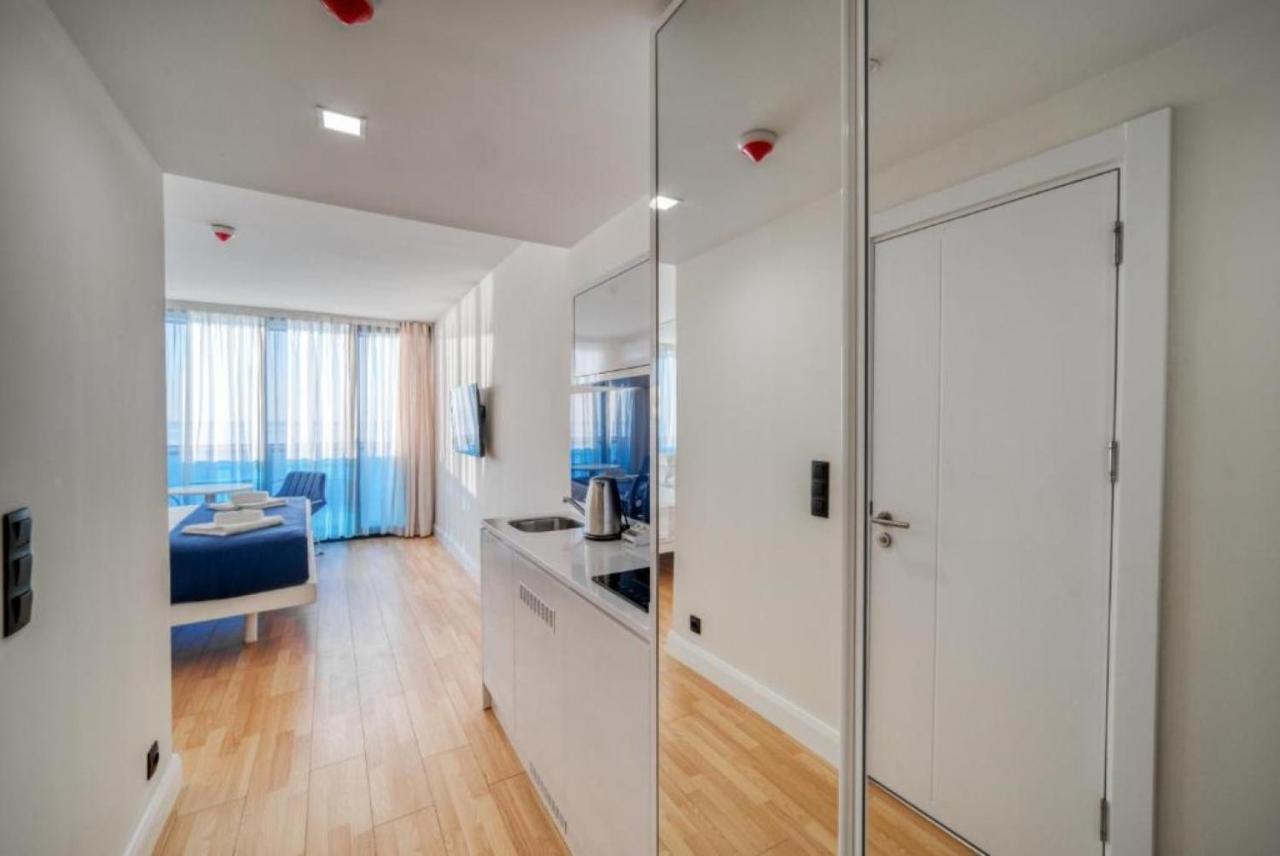 Luxury Sea View Apartments In Orbi City Batumi Room photo